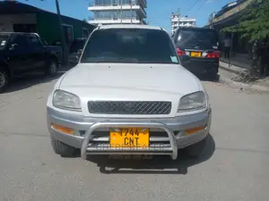Toyota RAV4 Base 4x4 1996 Silver