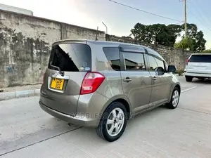 Toyota Ractis 2007 Gray