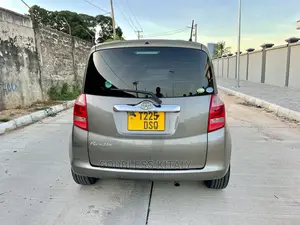 Toyota Ractis 2007 Gray