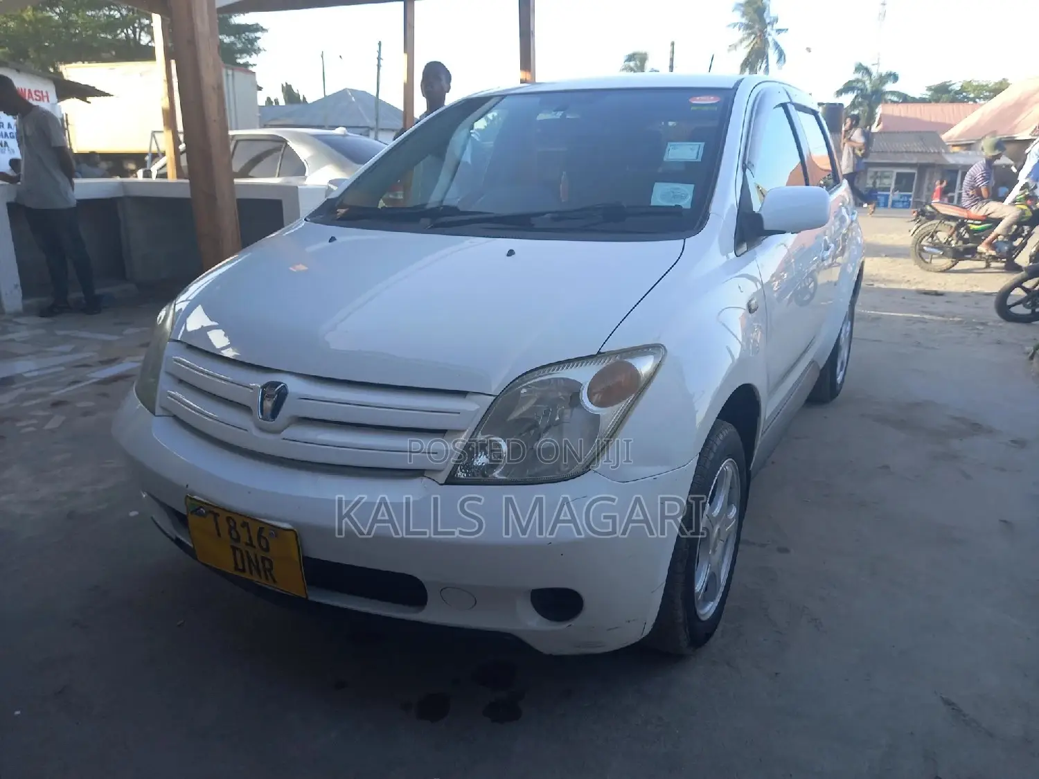 Toyota IST 2002 White