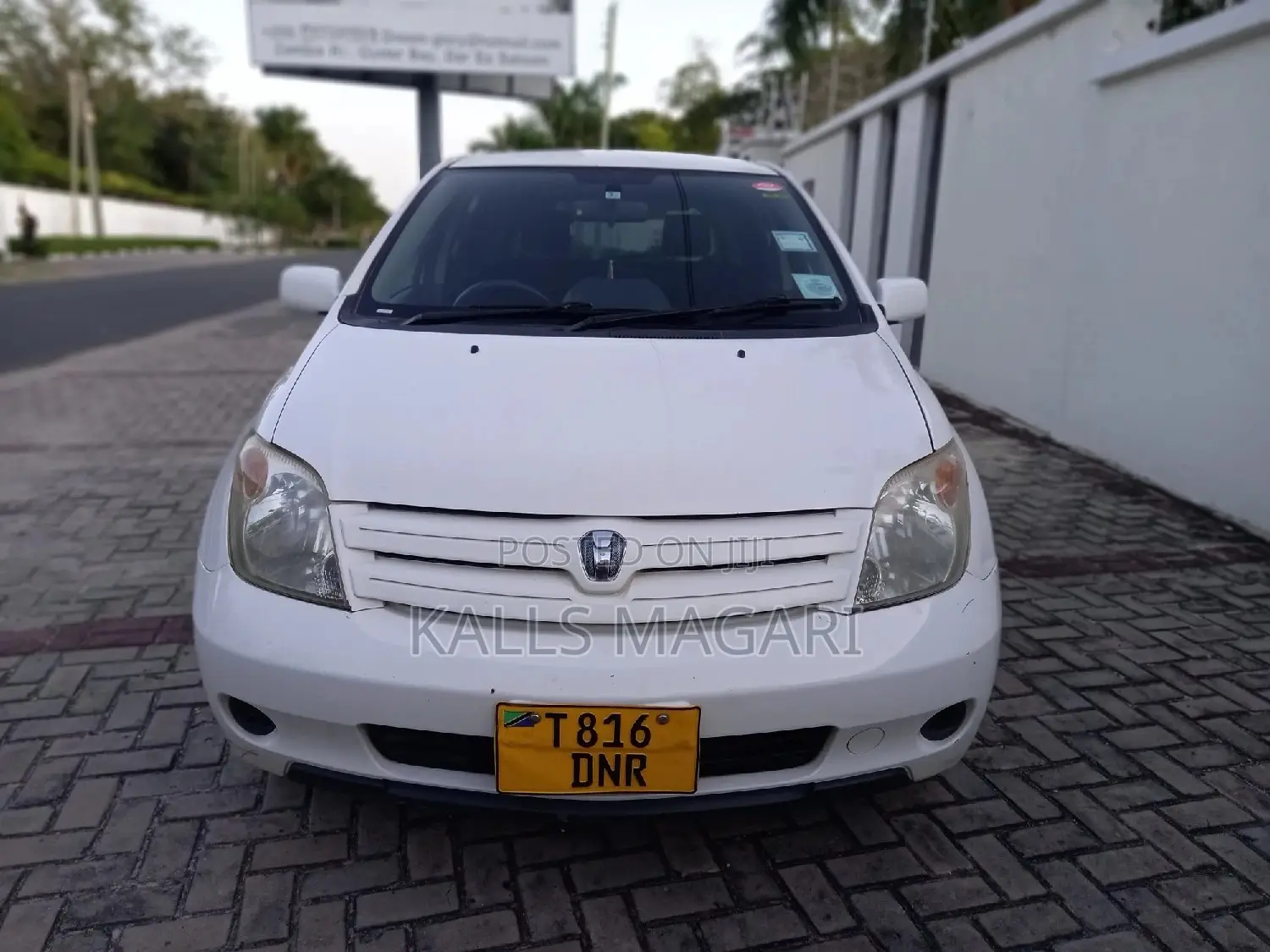 Toyota IST 2002 White