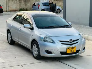 Toyota Belta 2006 Silver