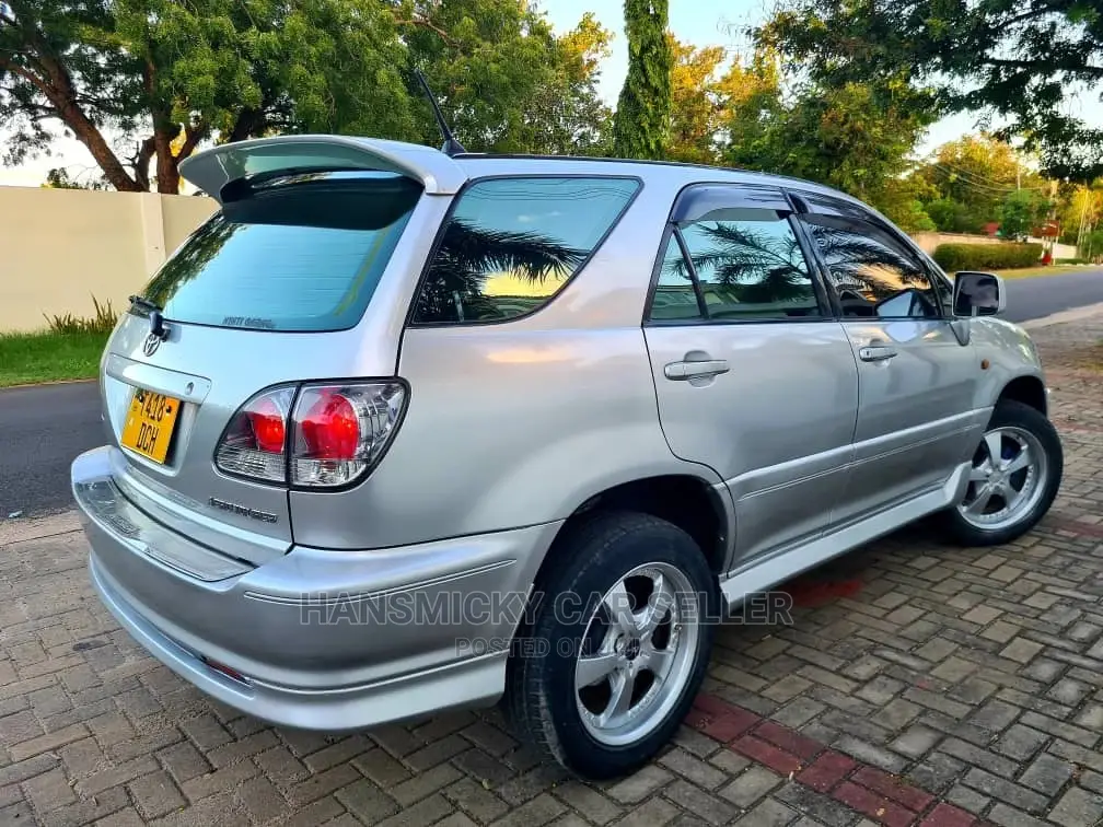 Toyota Harrier 2002 Silver