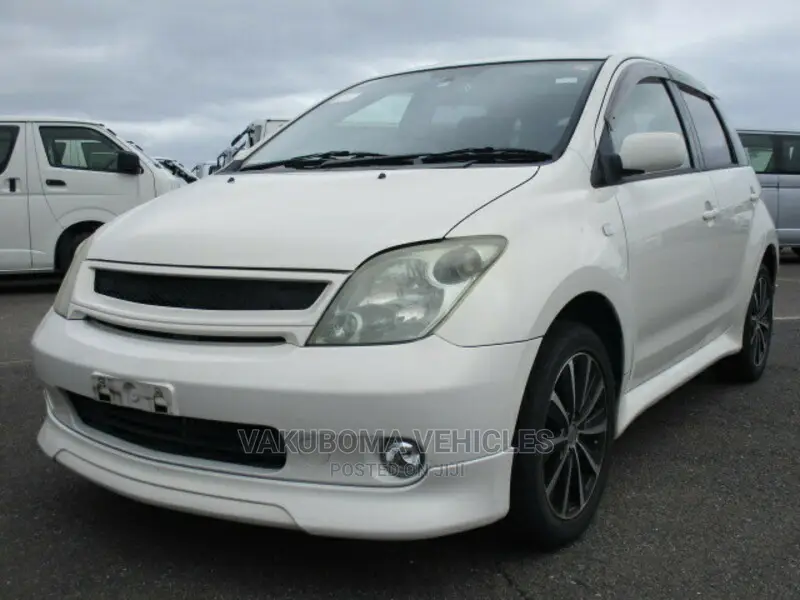 Toyota IST 2005 White