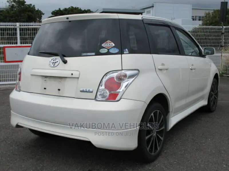 Toyota IST 2005 White