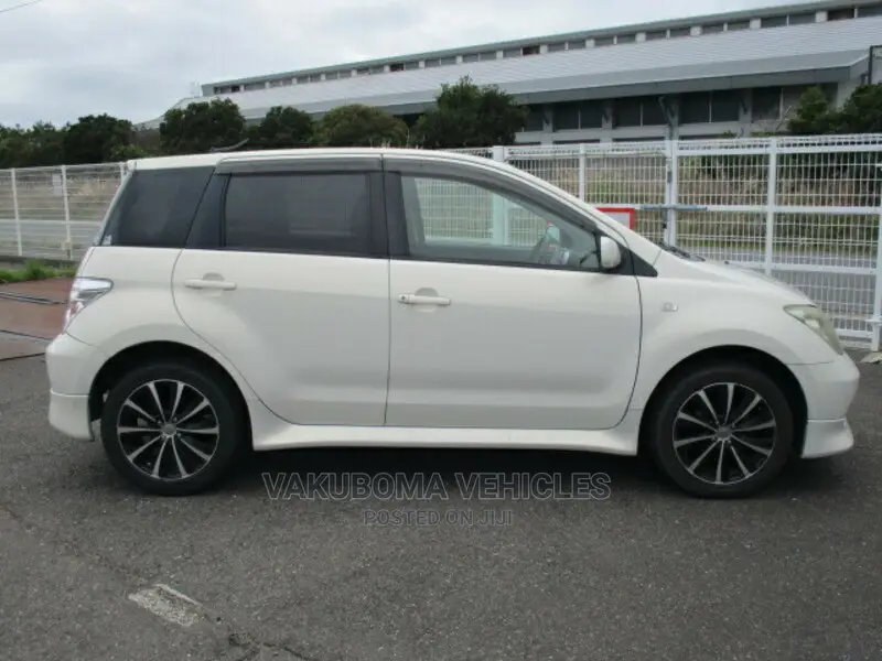 Toyota IST 2005 White