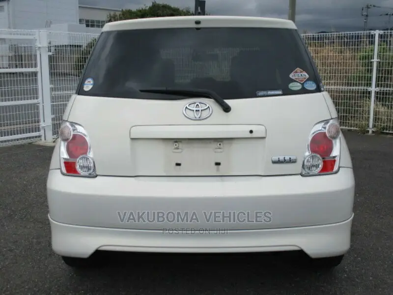 Toyota IST 2005 White