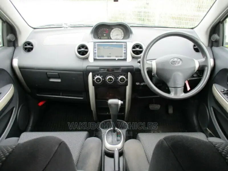 Toyota IST 2005 White