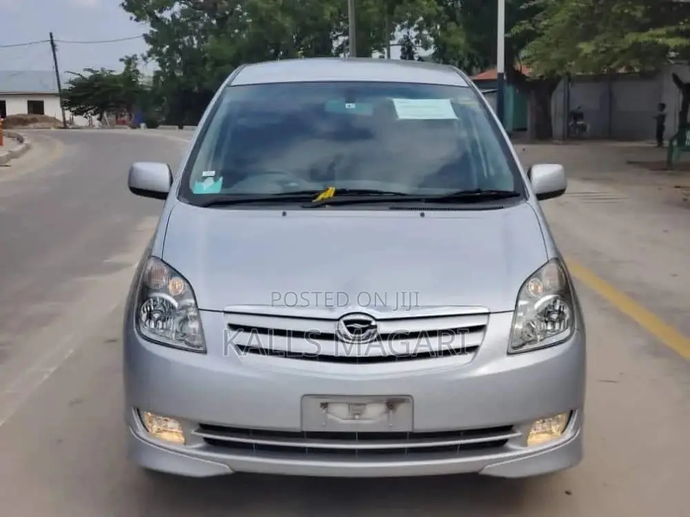 Toyota Corolla Spacio 2004 Silver