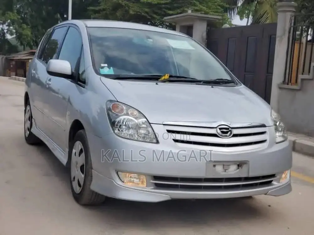 Toyota Corolla Spacio 2004 Silver