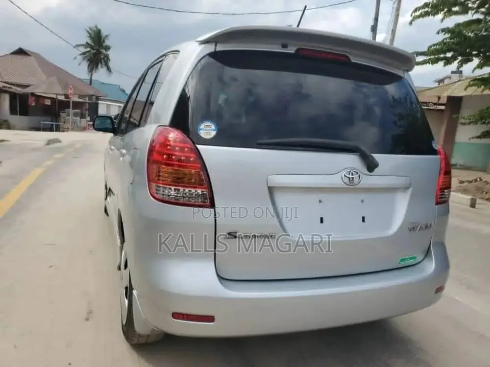 Toyota Corolla Spacio 2004 Silver