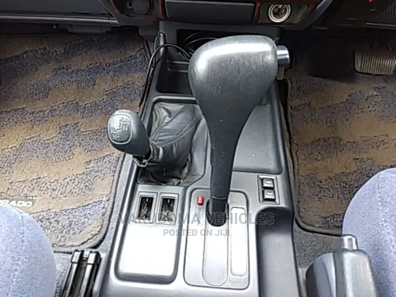 Toyota Land Cruiser Prado 2001 Silver