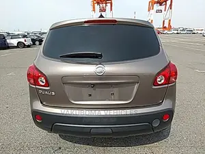 Nissan Dualis 2013 Brown