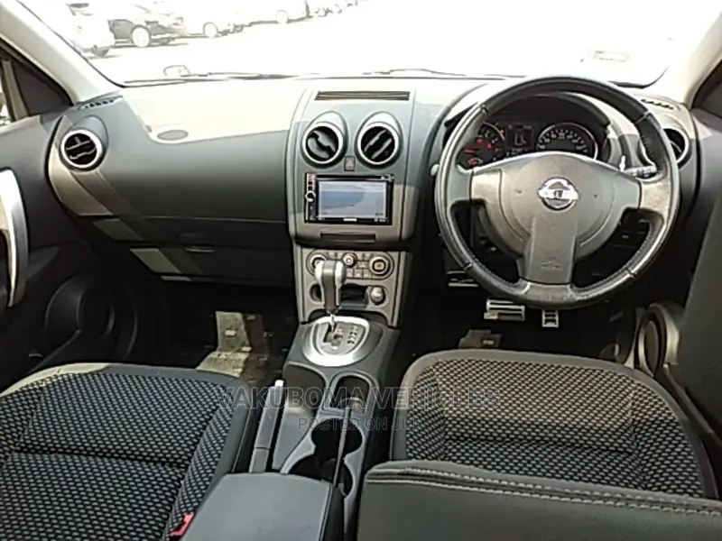 Nissan Dualis 2013 Brown