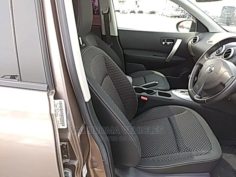 Nissan Dualis 2013 Brown