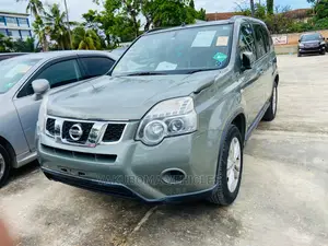 Nissan X-Trail 2010 Green