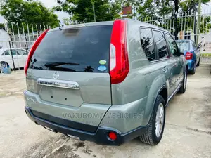 Nissan X-Trail 2010 Green