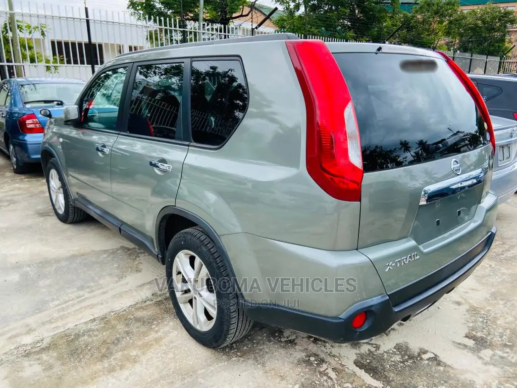 Nissan X-Trail 2010 Green