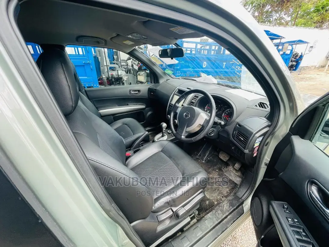 Nissan X-Trail 2010 Green