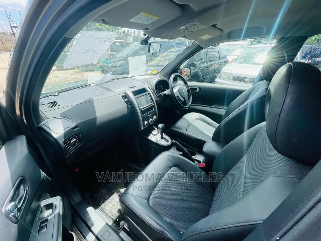 Nissan X-Trail 2010 Green