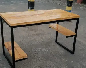 Meza Nzuri Sana Kutoka Kwetu