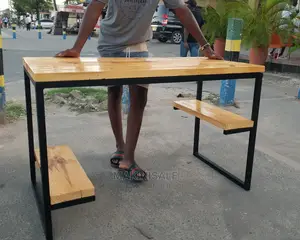 Meza Nzuri Sana Kutoka Kwetu