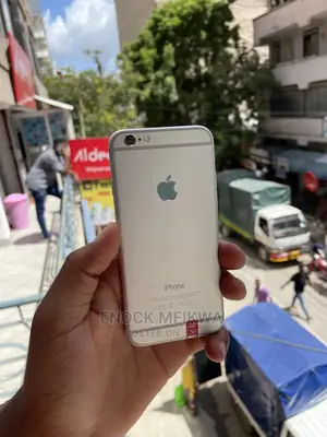 Apple iPhone 6 64 GB Silver