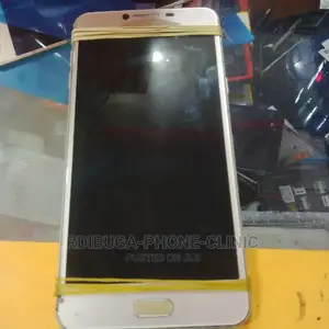 Samsung C7 Is Replaced Og LCD Very Professional