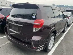 Toyota Vanguard 2011 Brown