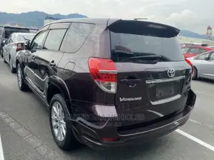 Toyota Vanguard 2011 Brown