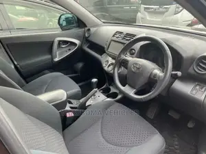 Toyota Vanguard 2011 Brown