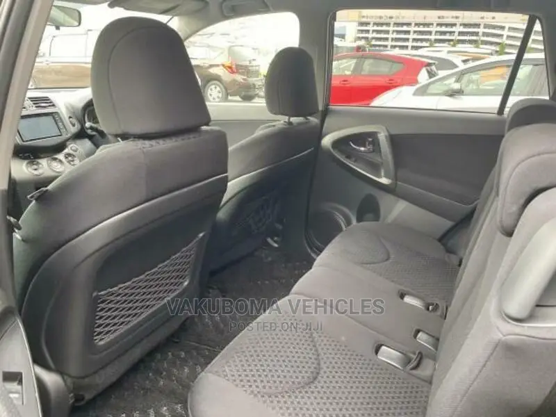 Toyota Vanguard 2011 Brown