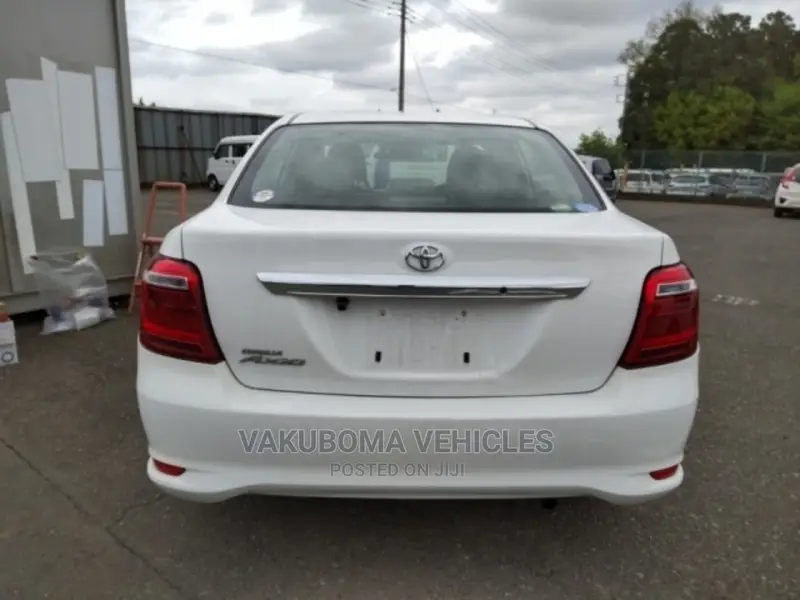 Toyota Axio 2015 Pearl