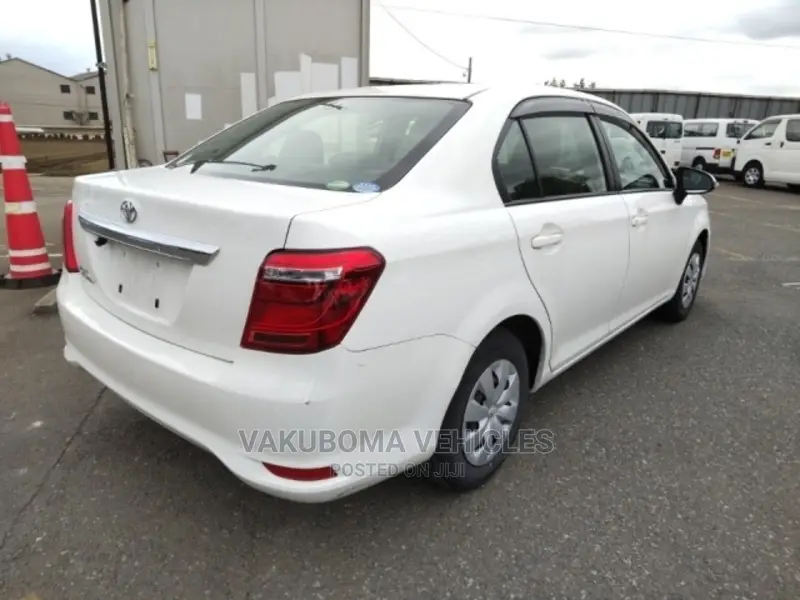 Toyota Axio 2015 Pearl