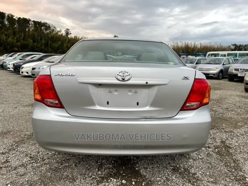 Toyota Axio 2006 Silver