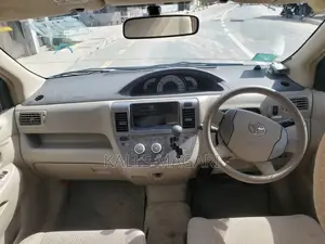 Toyota Raum 2004 Silver