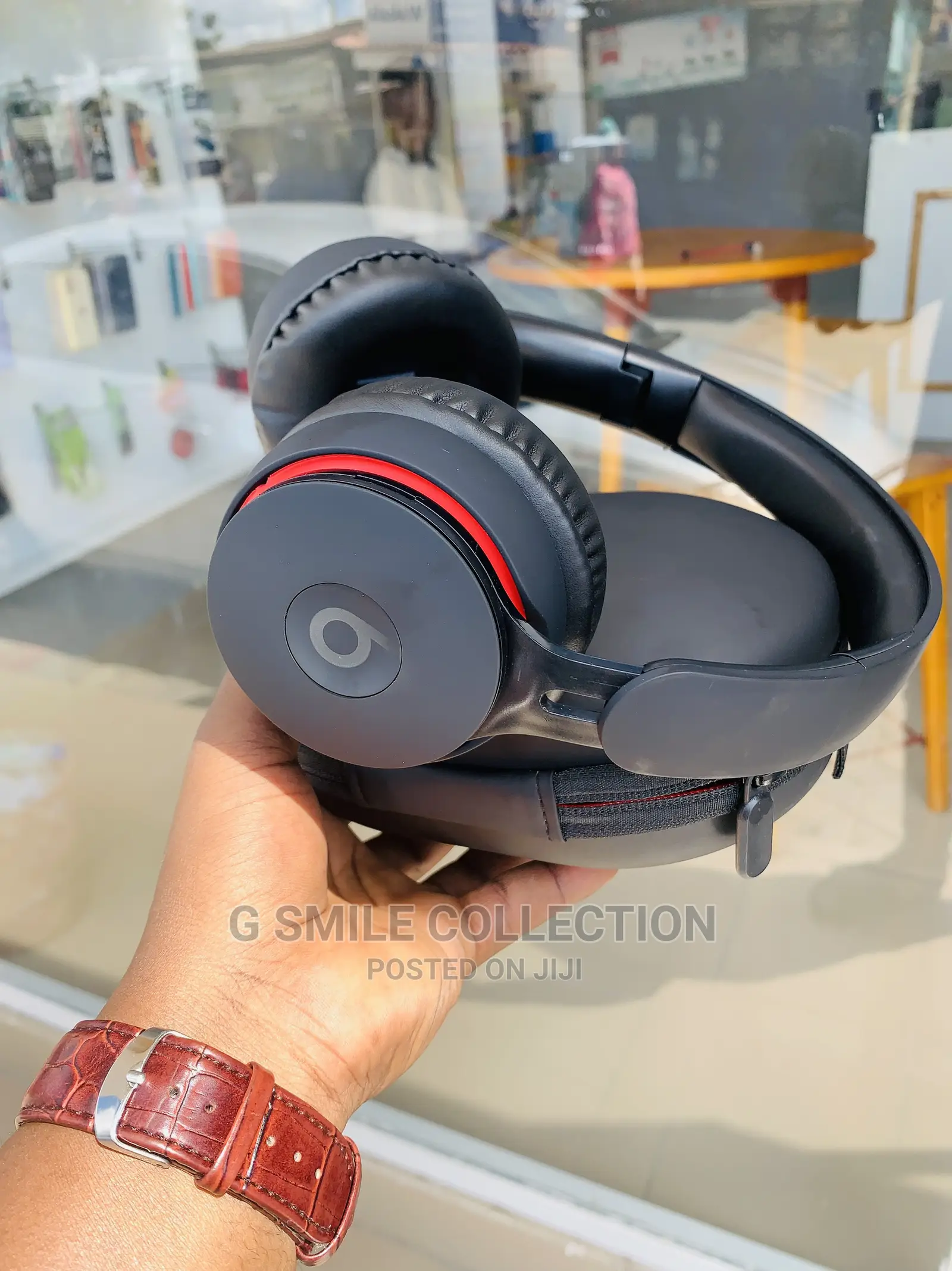 Solo Pro Wireles Headphones