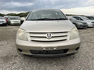 Toyota IST 2002 Silver