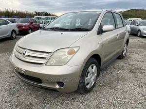 Toyota IST 2002 Silver