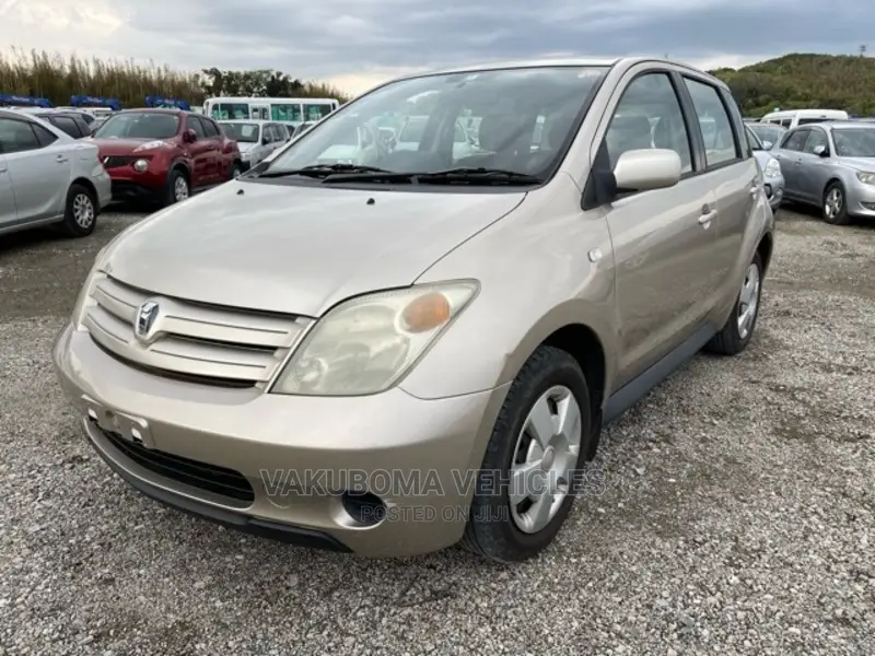 Toyota IST 2002 Silver