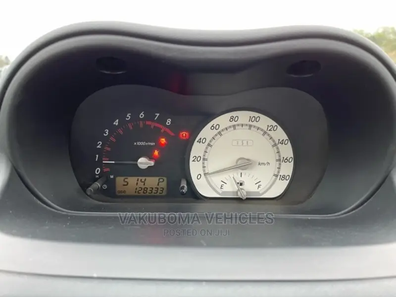 Toyota IST 2002 Silver
