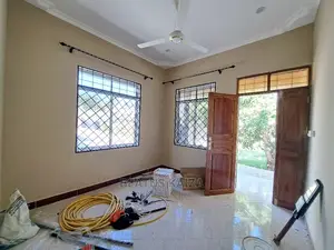 6bdrm Bungalow in Kinondoni Mahakamani for Sale