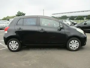 Toyota Vitz 1.3 FWD 5dr 2010 Black