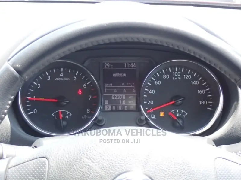Nissan Dualis 2011 Red