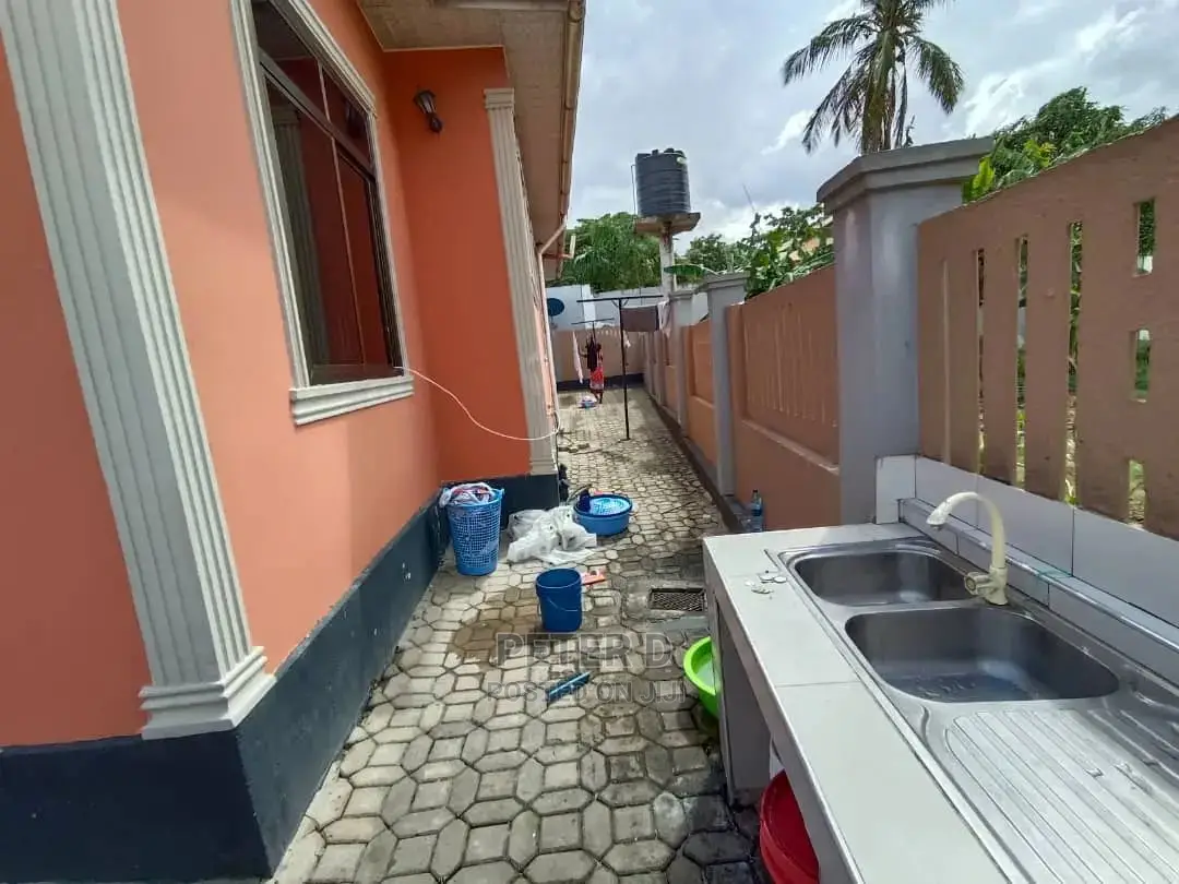 1bdrm Apartment in Kimara for Rent