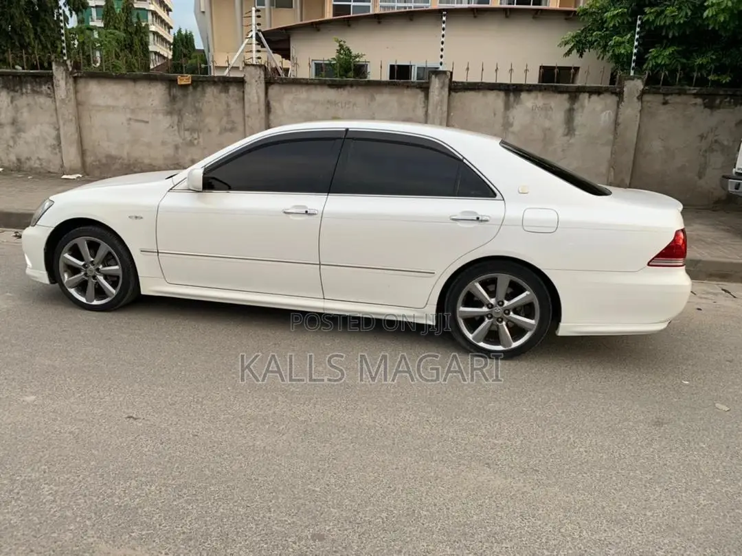 Toyota Crown 2004 White