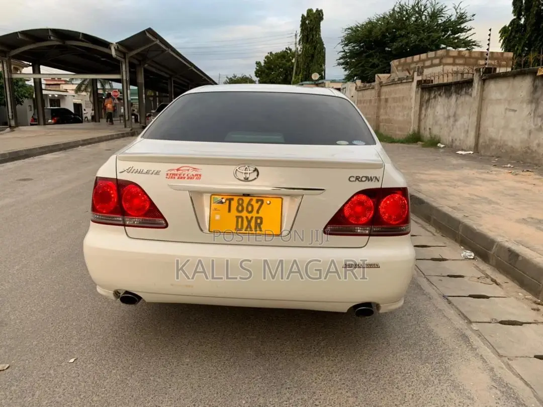 Toyota Crown 2004 White
