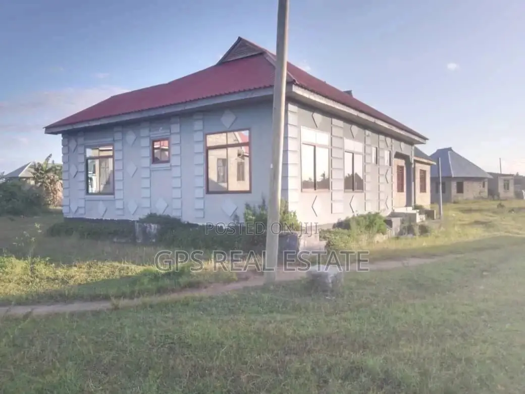 10bdrm House in Max Evarst, Ilala for Sale