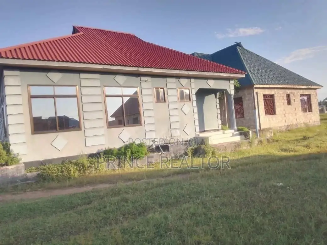 10bdrm House in Max Evarst, Ilala for Sale