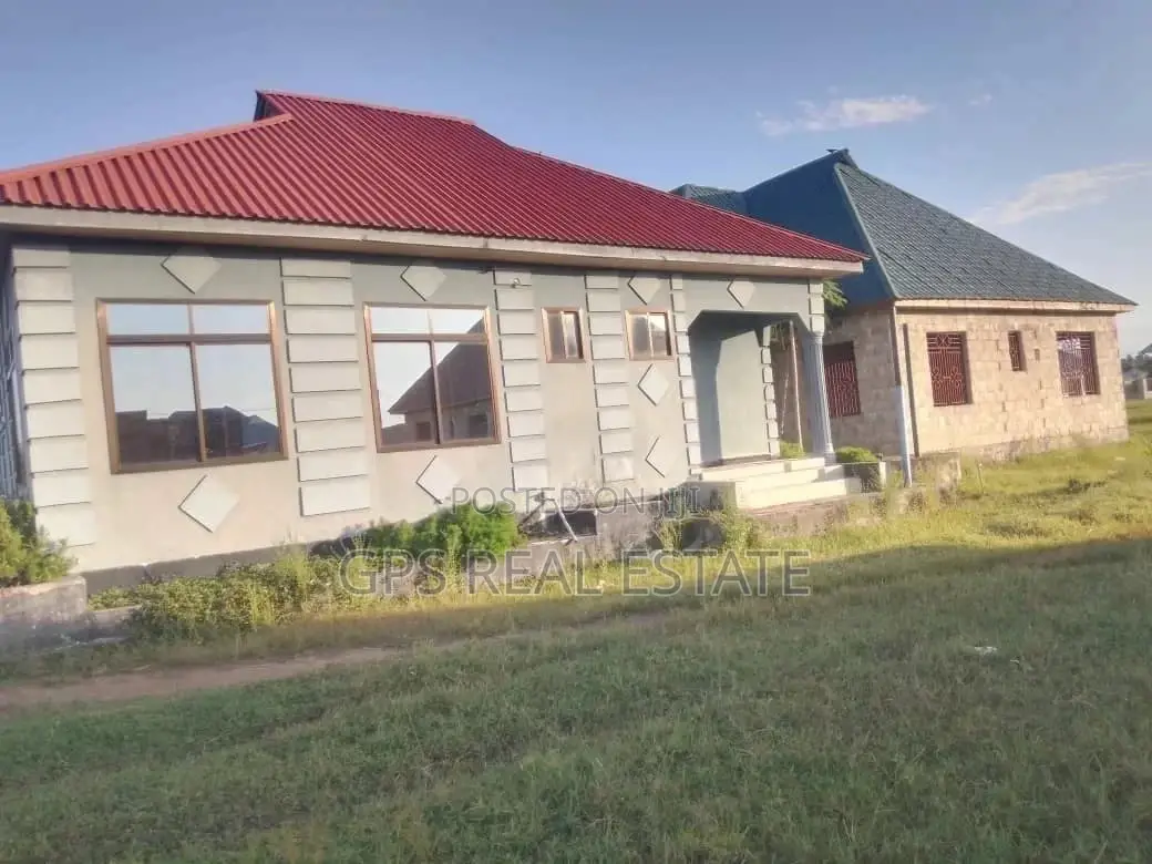 10bdrm House in Max Evarst, Ilala for Sale